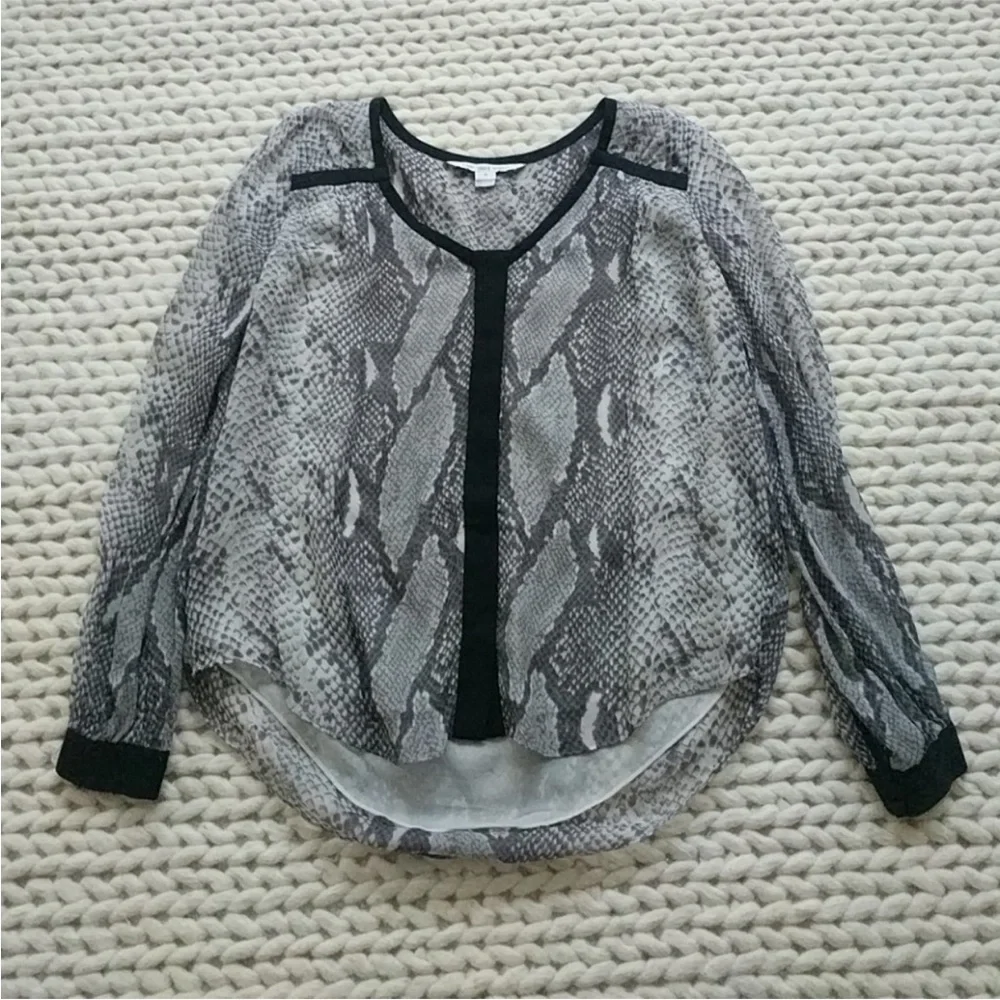 Diane Von Furstenberg Snake Print Silk Top - Picture 4 of 5